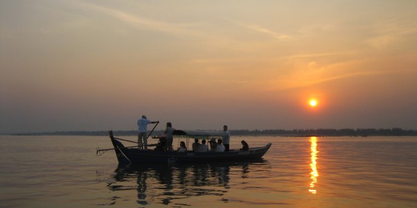 Discovering the magic of a sunset from the Tonle Sap_mythical river in PNH