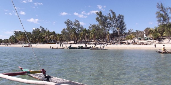 Madagascar - Ifaty - Canoes by Ifaty beach - By Smiley.toerist [CC BY-SA 3.0  (https://creativecommons.org/licenses/by-sa/3.0)]