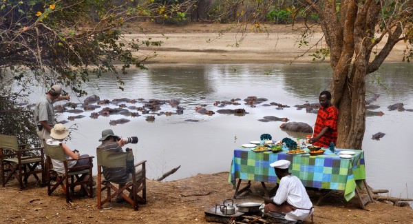 MWALESHI-CAMP---breakfast-with-hippos