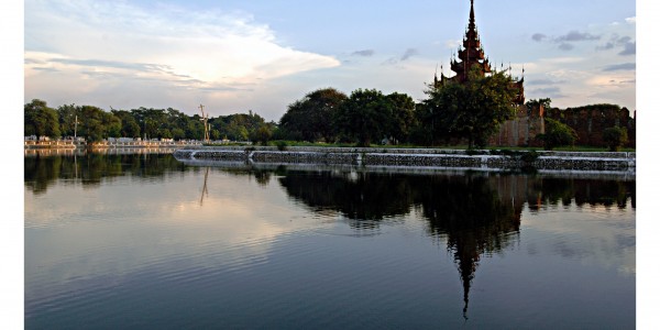 mandalay_palace,_myanmar[1]