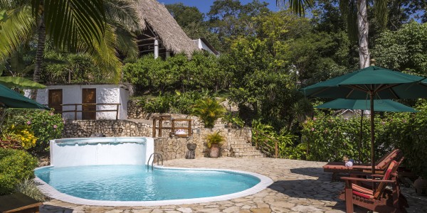 Guatemala - Flores & Tikal - La Lancha - Pool