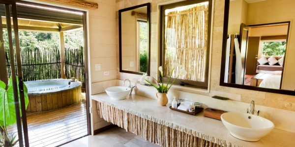 Costa Rica - San Jose & the Central Valley - El Silencio Lodge - Bathroom