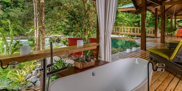 Costa Rica - San Jose & the Central Valley - Pacuare Lodge - Bath