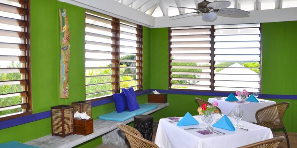 Honduras - Bay Islands - Barefoot Cay Resort - Restaurant