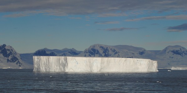 AN - Polar Circle - Oceanwide - Tabular Iceberg by Jamie Scherbeijn