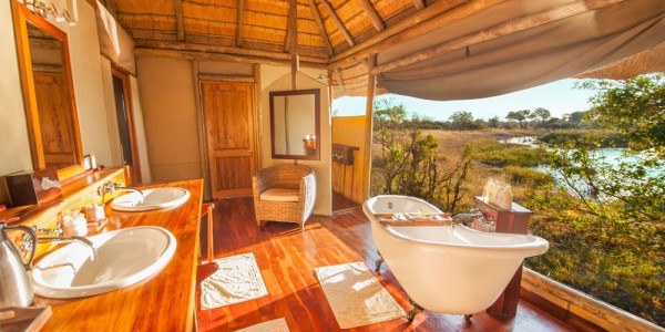 Botswana - Linyanti, Selinda & Kwando - Lagoon Camp - Bathroom