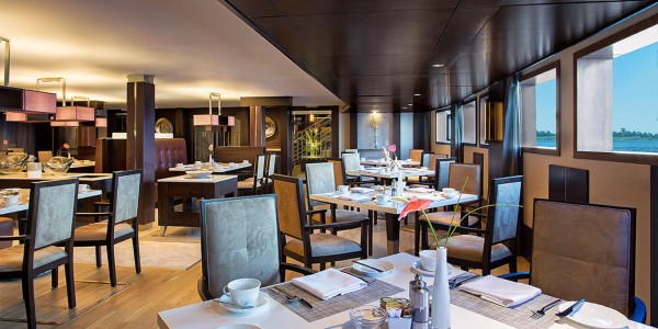 Egypt - Nile Cruises - Oberoi Philae - Restaurant