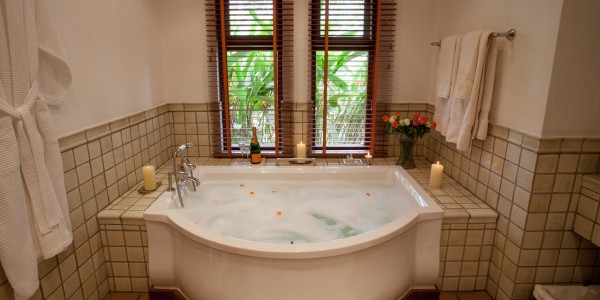 Tanzania - Arusha - Legendary Lodge - Bathroom