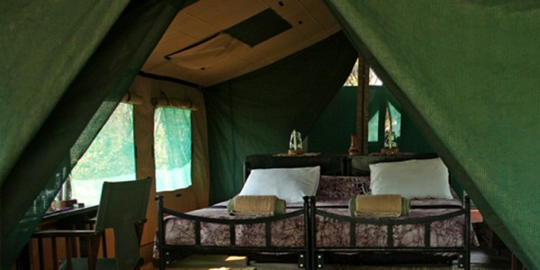 Tanzania - Ruaha National Park - Mdonya Old River Camp - Bed