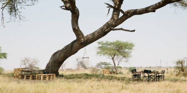 Tanzania - Serengeti National Park - Namiri Plains Camp - Dining