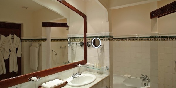 Zanzibar - Zanzibar - Stone Town - Zanzibar Serena Hotel - Executive Suite Bathroom