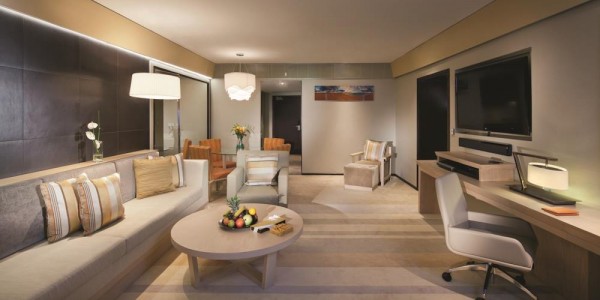 Jumeirah Beach Hotel - Family Garden Suite - Living Room