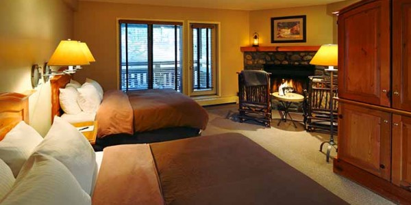 Canada - Canadian Rockies - Emerald Lake Lodge - Room