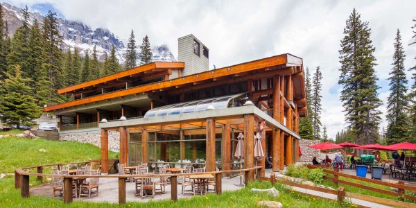 Canada - Canadian Rockies - Moraine Lake Lodge - Outside