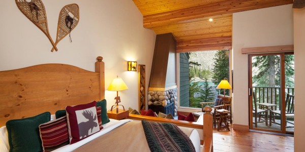 Canada - Canadian Rockies - Moraine Lake Lodge - Room