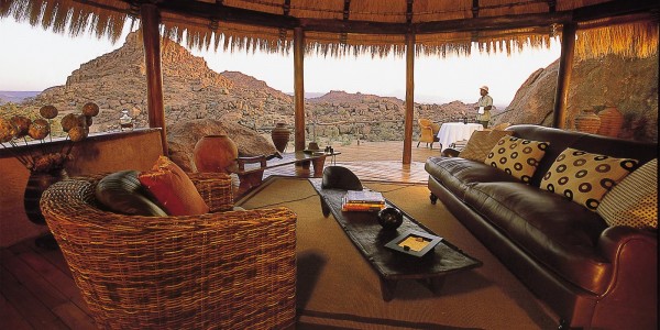 Namibia - Damaraland - Mowani Mountain Camp - Lounge