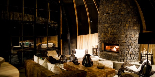 Rwanda - Parc National des Volcans - Bisate Lodge - Lounge