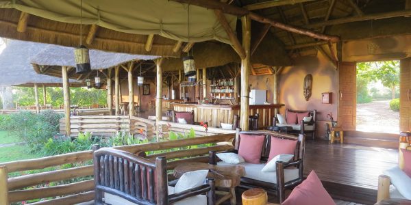 Uganda - Queen Elizabeth National Park - Katara Lodge - Bar