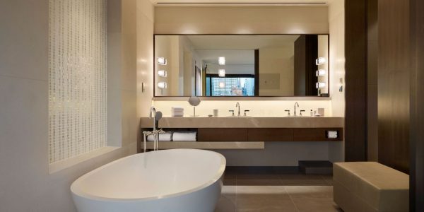 Park-Hyatt-Sydney-P067-Rooftop-Suite-Bathroom.4x3.adapt.1280.960
