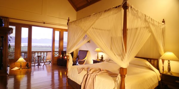 DT_Myanmar_INL_Inle Lake View_Villa (bedroom)